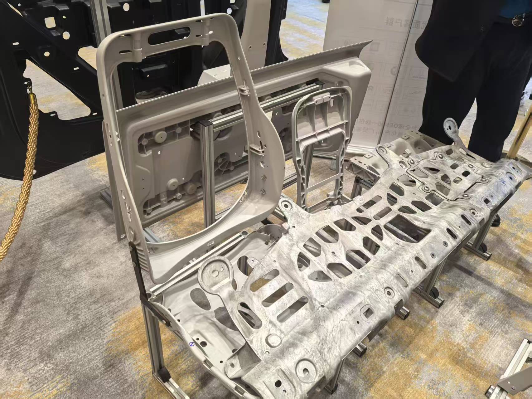 壓鑄脫模劑100問（48）鎂合金高壓壓鑄中模具溫度控制的核心要求是什么？如何實現？對于脫模劑的要求是什么？